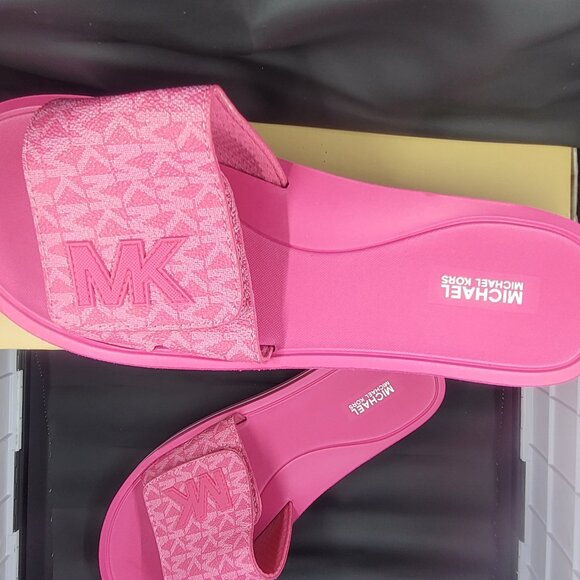 pink MK slides ONLY crossbody NOT INCLUDED but can be purchased separately - Picture 3 of 4